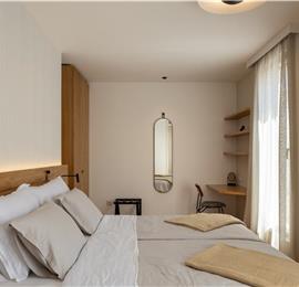 4 Bedroom Luxury Villa with Heated Pool and boat mooring, Ciovo near Trogir – Sleeps 8